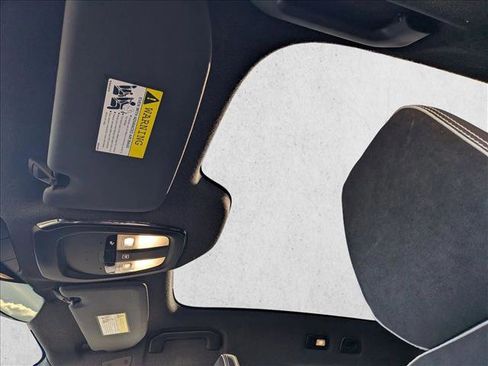 Used 2023 Volvo C40 P8 Recharge Ultimate image 15