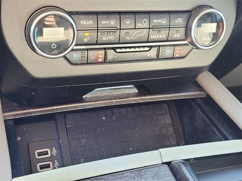 Certified 2018 Ford Expedition Limited w/ Equipment Group 301A image 24