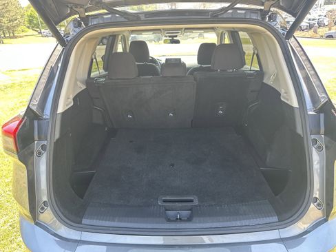 Used 2024 Nissan Rogue SV AWD/4WD image 18