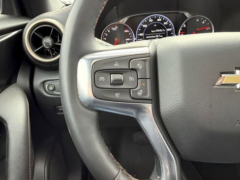 Used 2023 Chevrolet Blazer Premier w/ Enhanced Convenience Package image 12