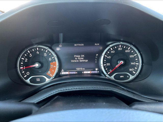 Used 2023 Jeep Renegade Altitude AWD/4WD image 14