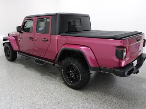 Used 2024 Jeep Gladiator Sport AWD/4WD image 10