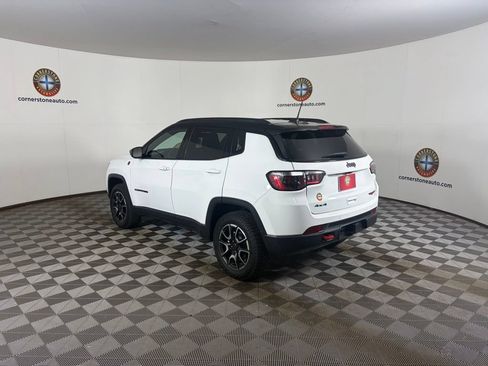 Used 2025 Jeep Compass Trailhawk w/ Trailer Tow Group AWD/4WD image 20