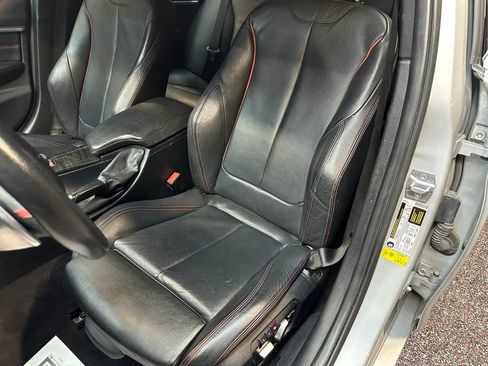 Used 2017 BMW 330i Sedan image 18