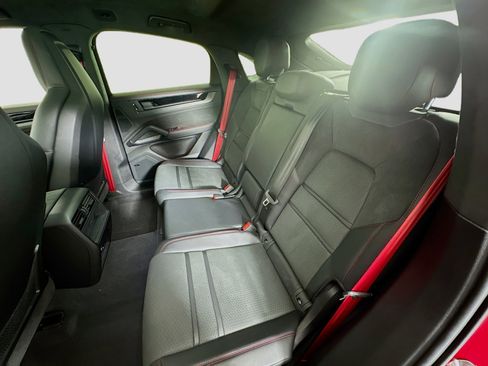 Certified 2025 Porsche Cayenne GTS image 32