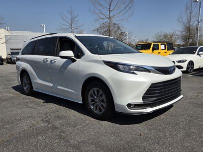 Certified 2025 Toyota Sienna XLE