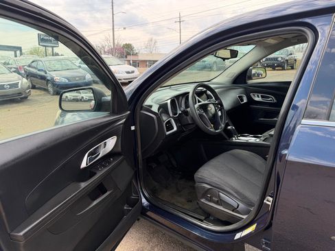 Used 2017 Chevrolet Equinox LS image 10