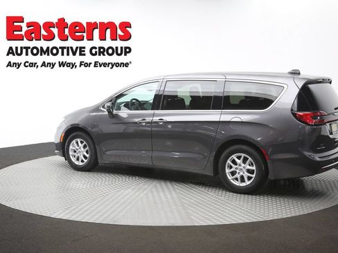 Used 2023 Chrysler Pacifica Touring-L FWD image 64