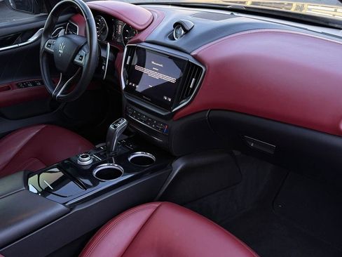 Used 2022 Maserati Ghibli Modena image 43