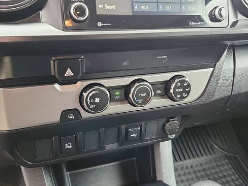 Used 2022 Toyota Tacoma SR image 8