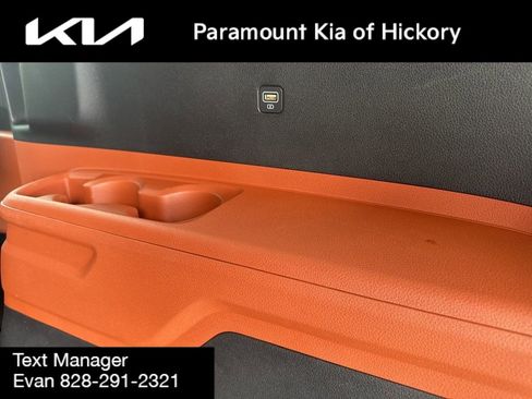 Used 2022 Kia Carnival SX Prestige w/ Paint Protection Package FWD image 16