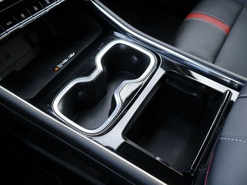 Used 2024 Chevrolet Traverse RS w/ LPO, Floor Liner Package image 35