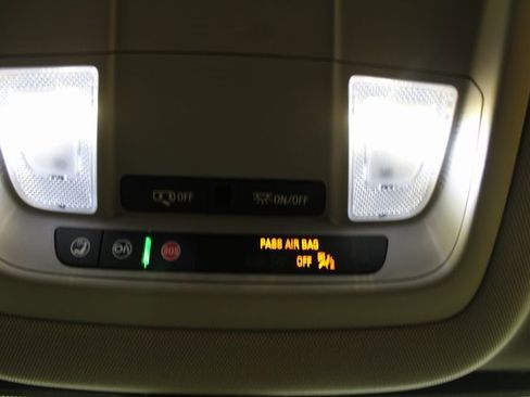 Used 2020 GMC Acadia SLE image 20