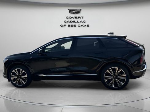 New 2026 Cadillac Optiq Luxury 2 image 5