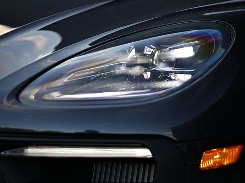 New 2026 Porsche Macan S image 13