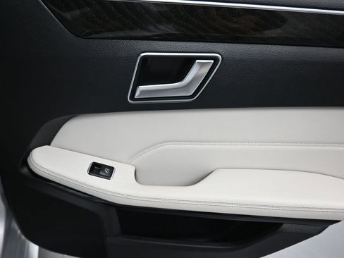 Used 2016 Mercedes-Benz E 350 Sedan w/ Premium Package image 37