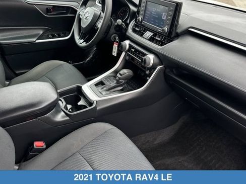 Used 2021 Toyota RAV4 LE w/ Carpet Mat Package (TMS) AWD/4WD image 18