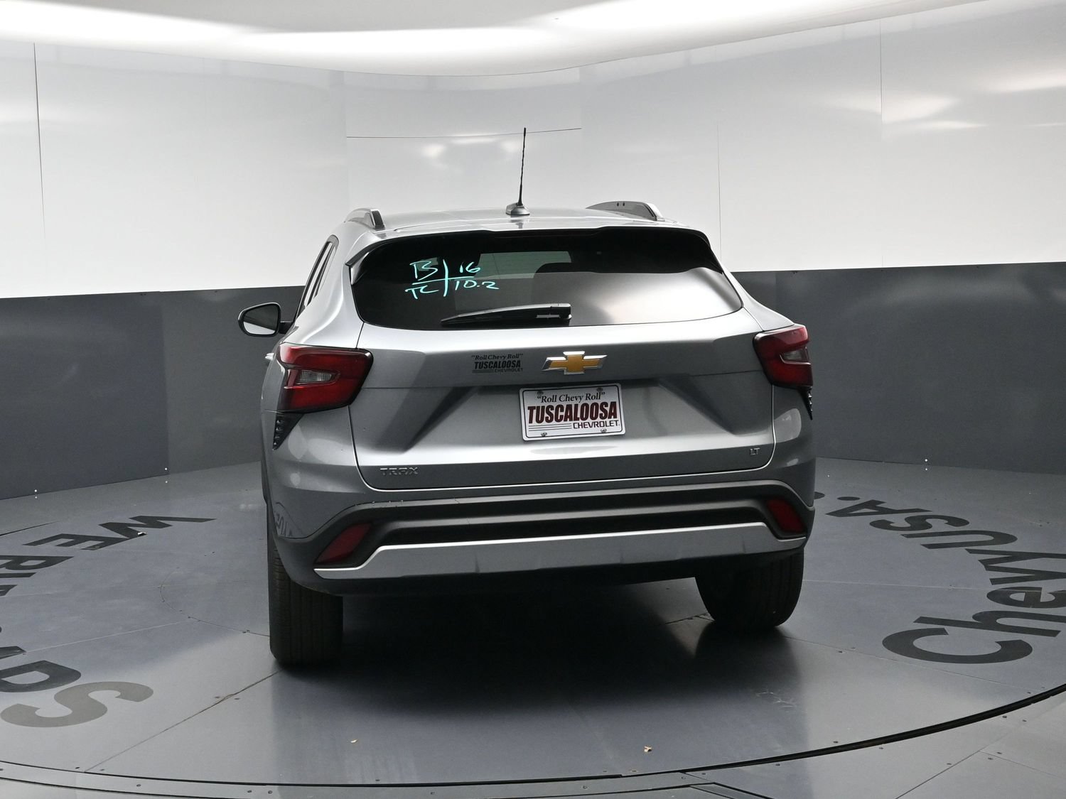 Used 2026 Chevrolet Trax LT FWD image 8