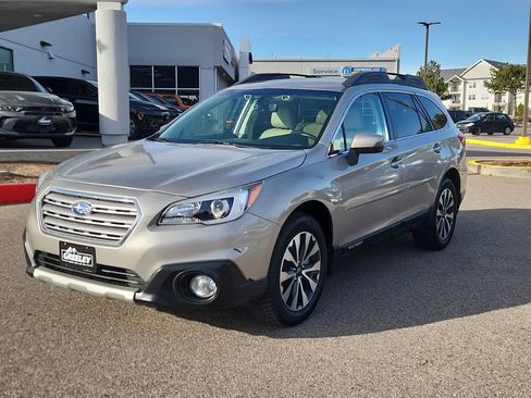 Used 2017 Subaru Outback 2.5i Limited image 4
