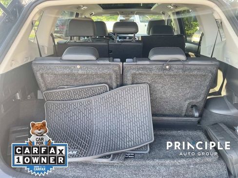 Used 2023 Volkswagen Tiguan SE w/ Panoramic Sunroof Package FWD image 29