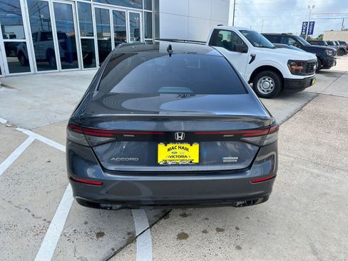 Used 2023 Honda Accord Touring image 4