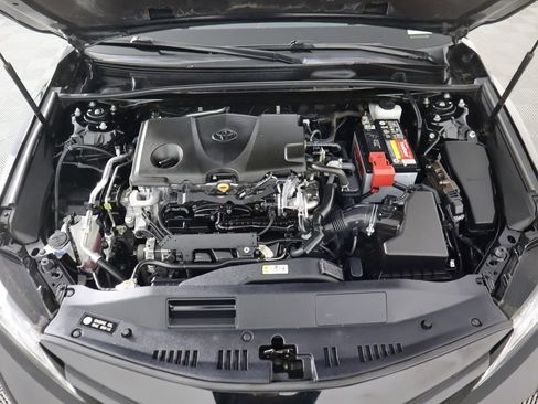 Used 2019 Toyota Camry XLE image 29