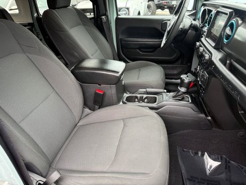 Used 2023 Jeep Wrangler Unlimited w/ Sun & Screen Package AWD/4WD image 28