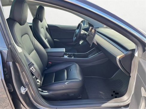 Used 2019 Tesla Model 3 Long Range image 16