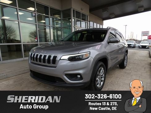 Used 2019 Jeep Cherokee Latitude Plus w/ Cold Weather Group image 1