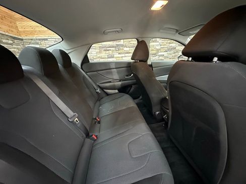 Certified 2024 Hyundai Elantra SE image 29