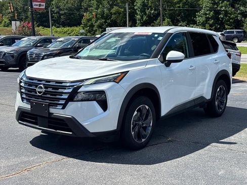 Used 2025 Nissan Rogue SV FWD image 7