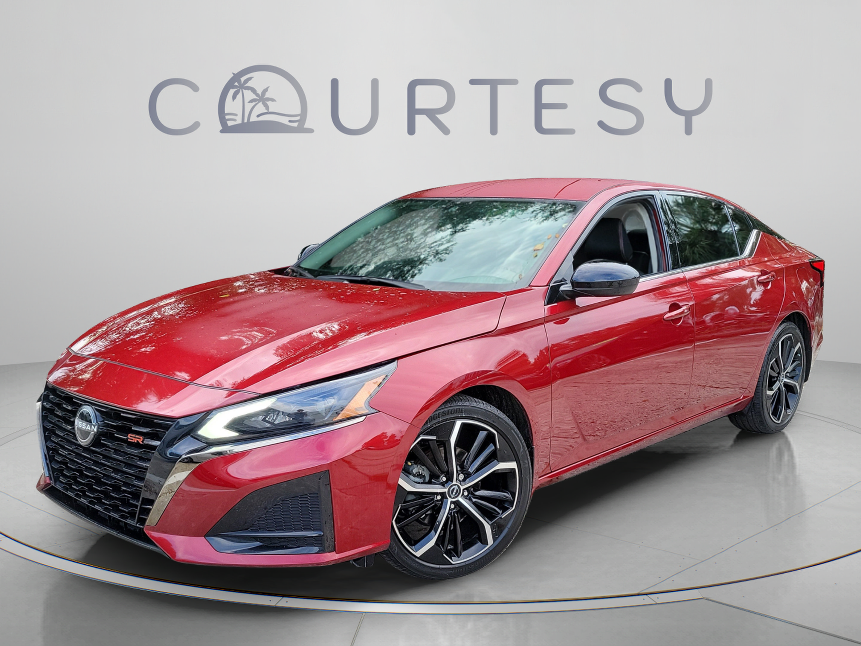 Used 2024 Nissan Altima 2.5 SR FWD image 1