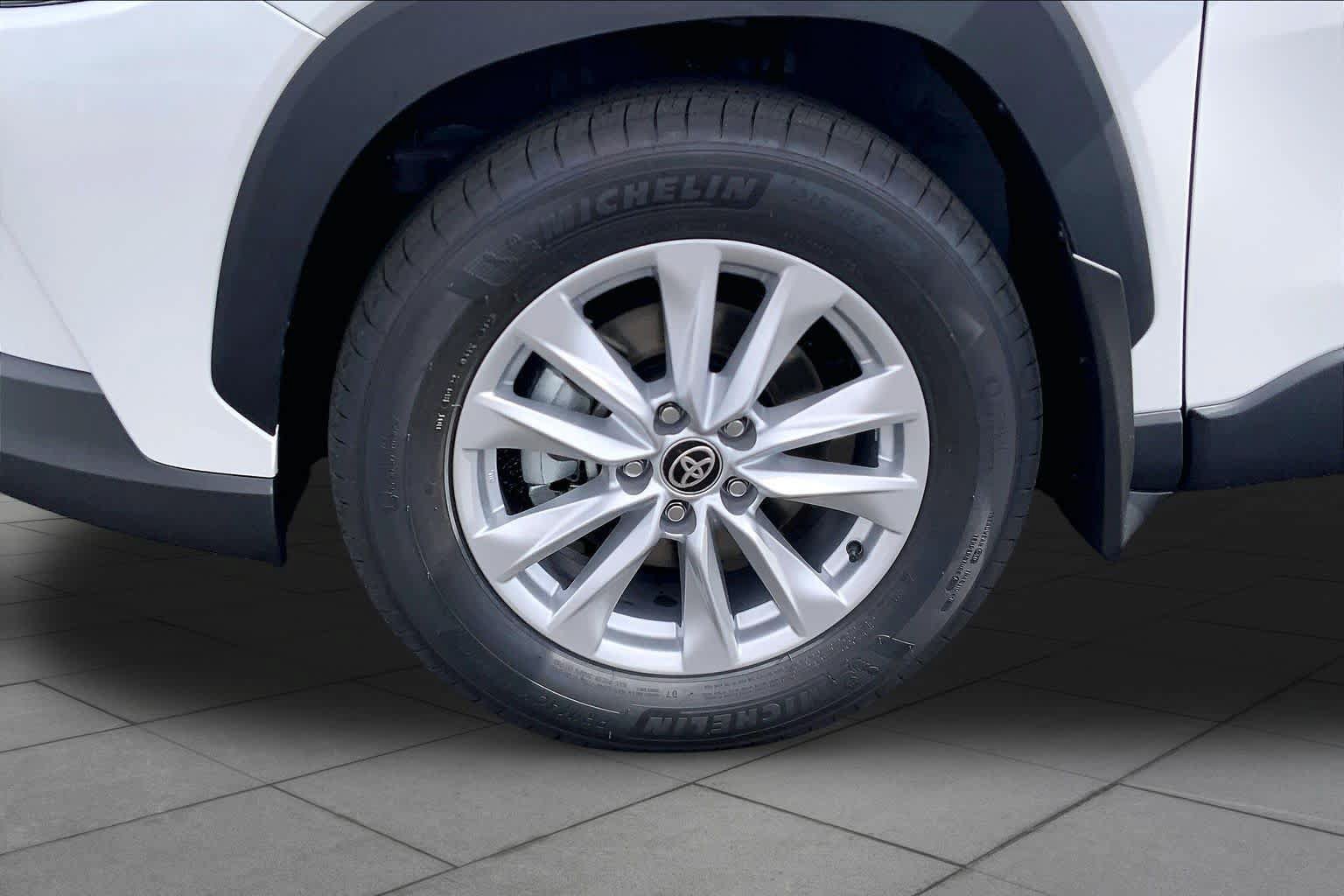 New 2026 Toyota Corolla Cross LE FWD image 11