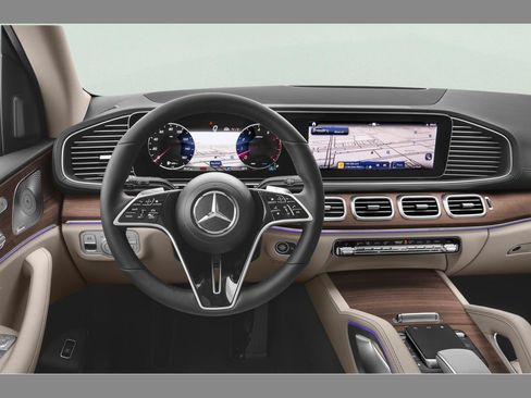 Used 2025 Mercedes-Benz GLS 450 4MATIC image 38