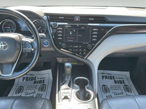 Used 2018 Toyota Camry XLE w/ Audio Package FWD image 27