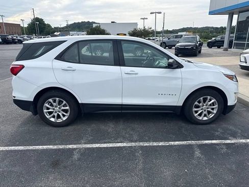 Used 2018 Chevrolet Equinox LS FWD image 4