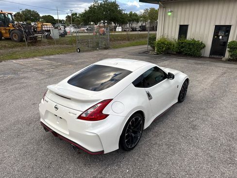 Used 2017 Nissan 370Z NISMO image 5