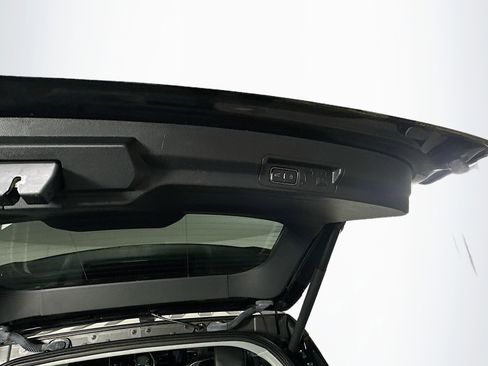 Used 2022 Ford Explorer XLT w/ Equipment Group 202A image 30