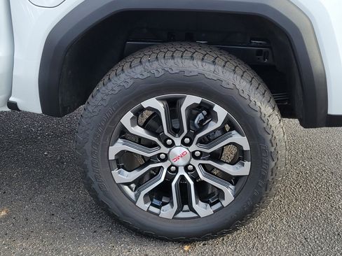 Used 2026 GMC Canyon Denali image 12