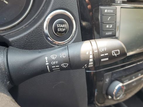 Used 2020 Nissan Rogue SV AWD/4WD image 12