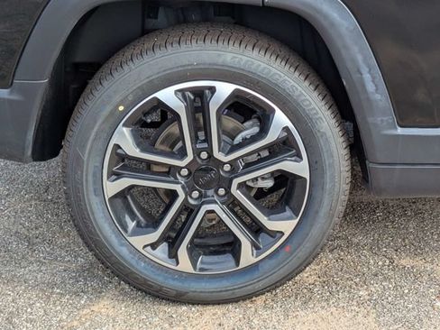 Used 2022 Jeep Compass Limited AWD/4WD image 11