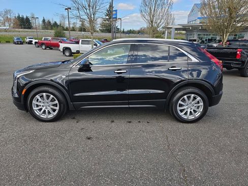 Certified 2021 Cadillac XT4 Luxury w/ Cold Weather Package image 3