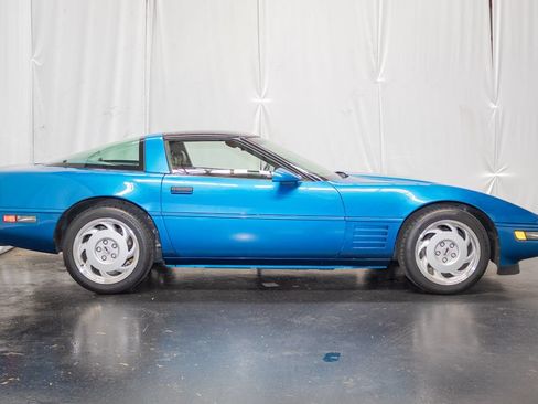 Used 1992 Chevrolet Corvette Coupe RWD image 4