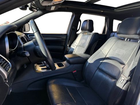 Used 2018 Jeep Grand Cherokee Overland image 9