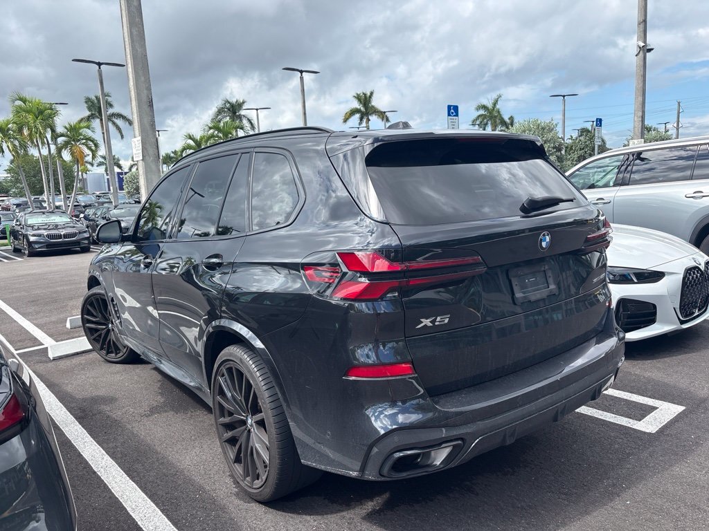 Certified 2024 BMW X5 sDrive40i w/ M Sport Package RWD image 9