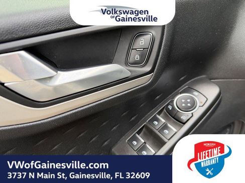 Used 2020 Ford Escape SE Sport image 17