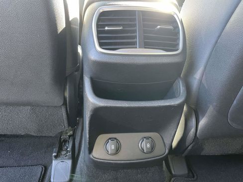 Used 2019 Hyundai Santa Fe SEL FWD image 13