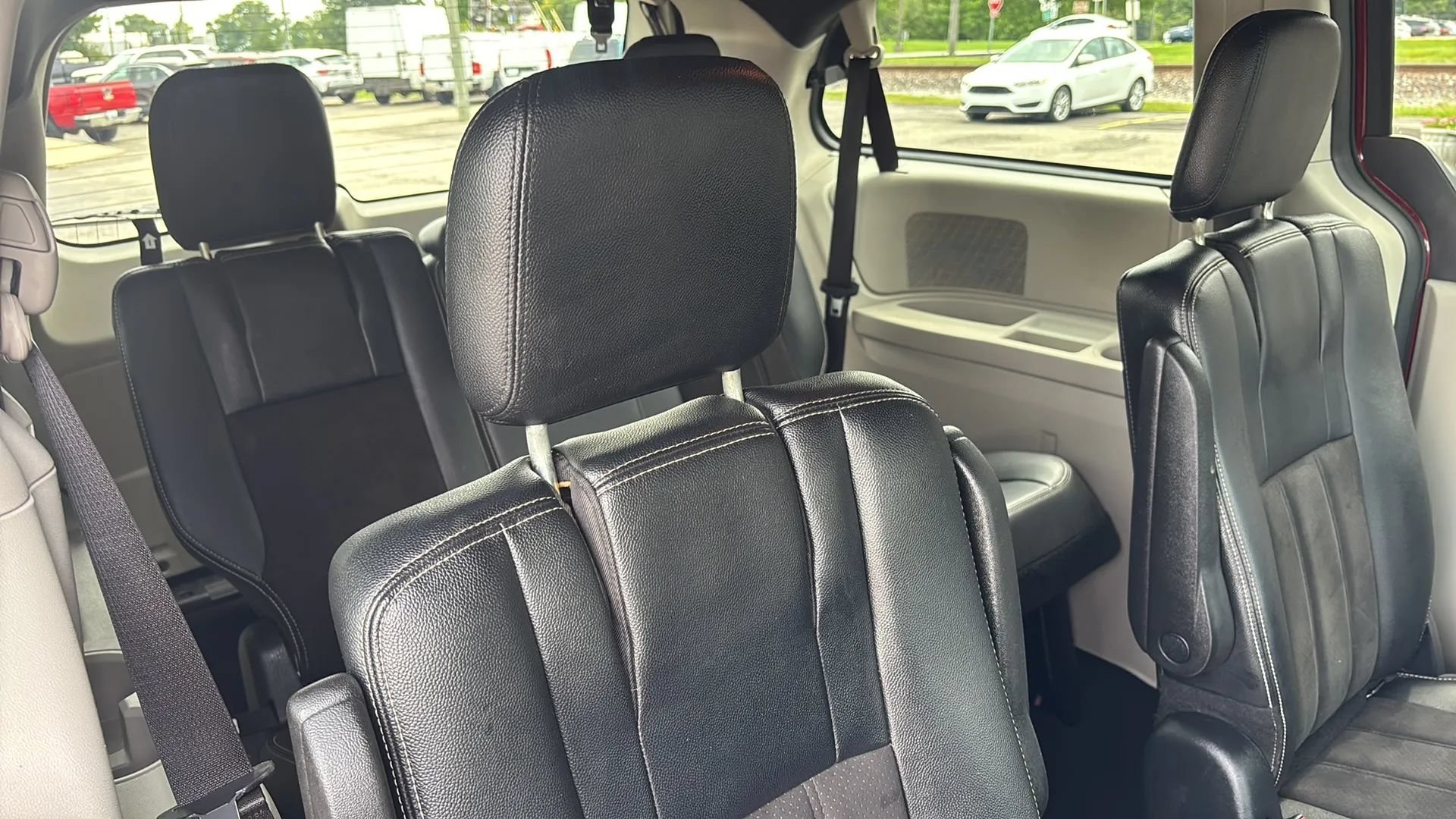 Used 2020 Dodge Grand Caravan SXT FWD image 38