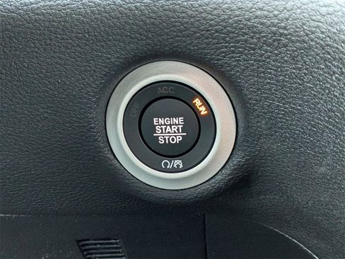 New 2026 Chrysler Pacifica Limited w/ Trailer Tow Group image 21