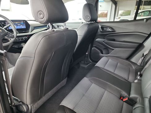 Certified 2024 Chevrolet Trax LT image 37